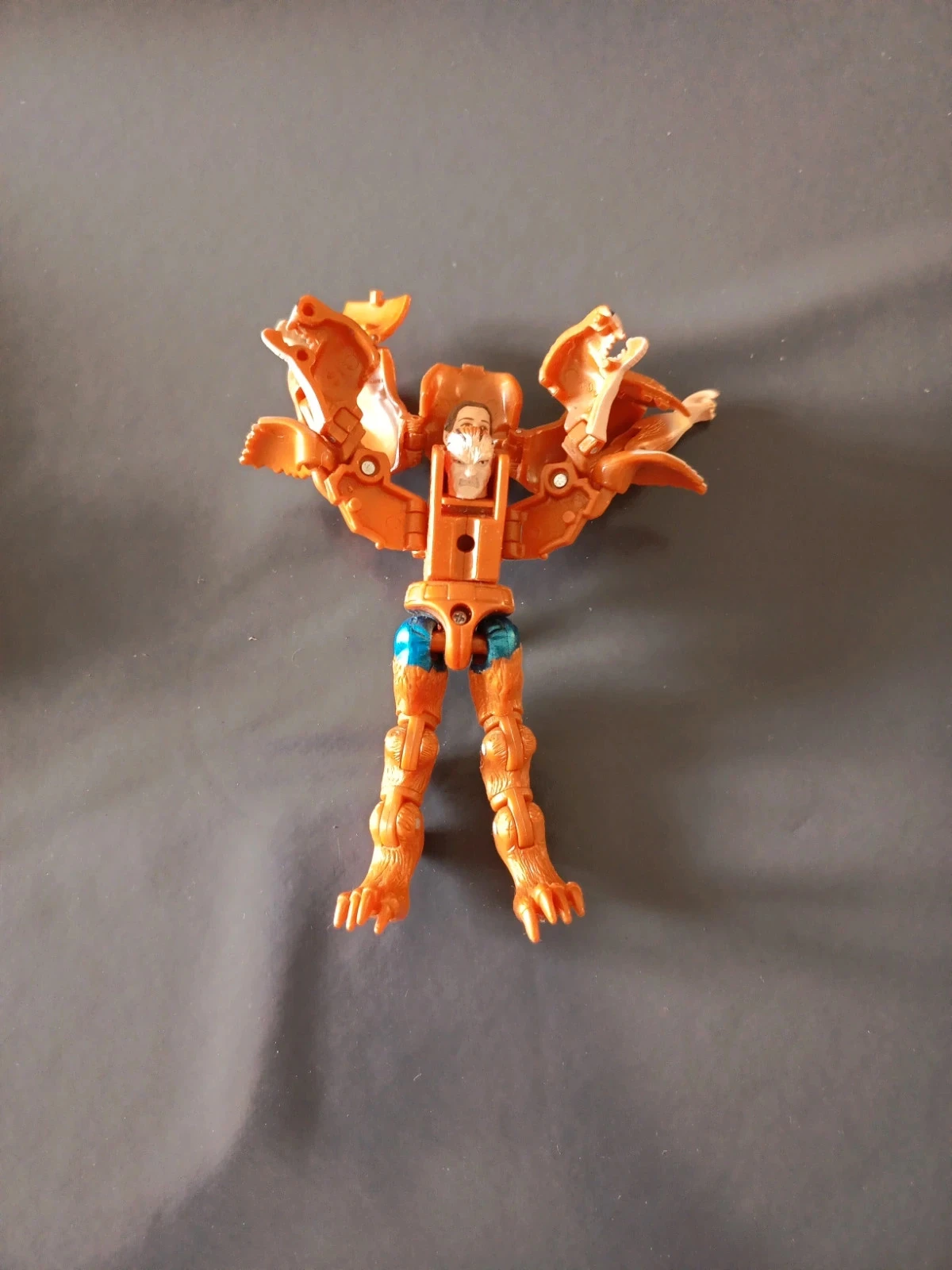 Robot transformer tigre
